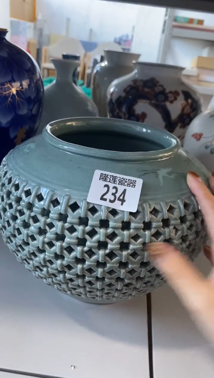 瓷片扎*亚隆莲瓷器欢迎大家