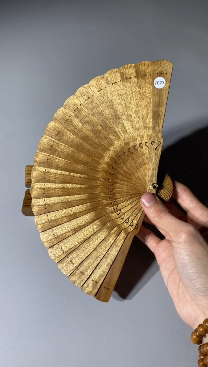 【闪购商品】金丝楠木雕702号15cm金丝楠木小叶桢楠扇子