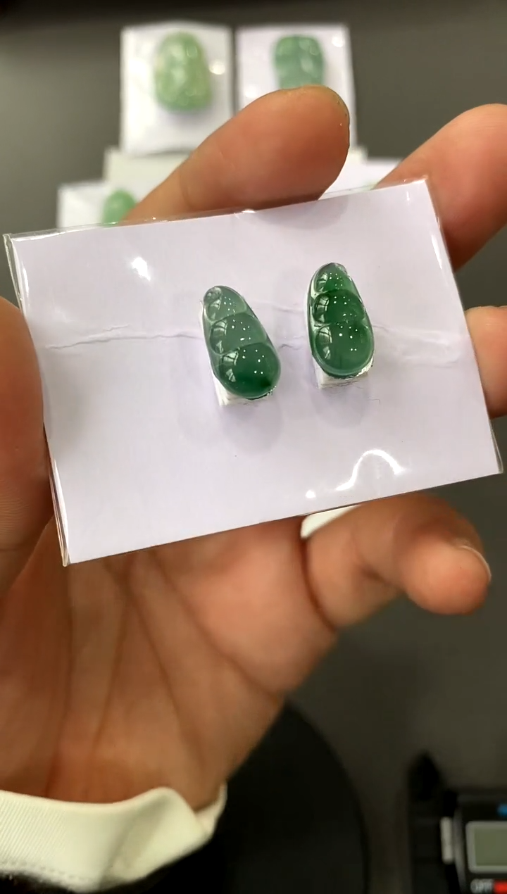 【闪购商品】定制翡翠未镶嵌一对