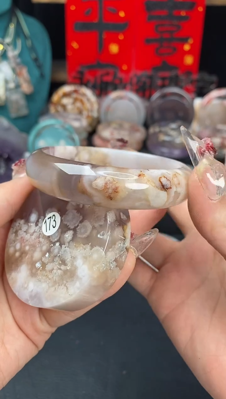 【闪购商品】石英质玉手镯（圆镯）未镶嵌61