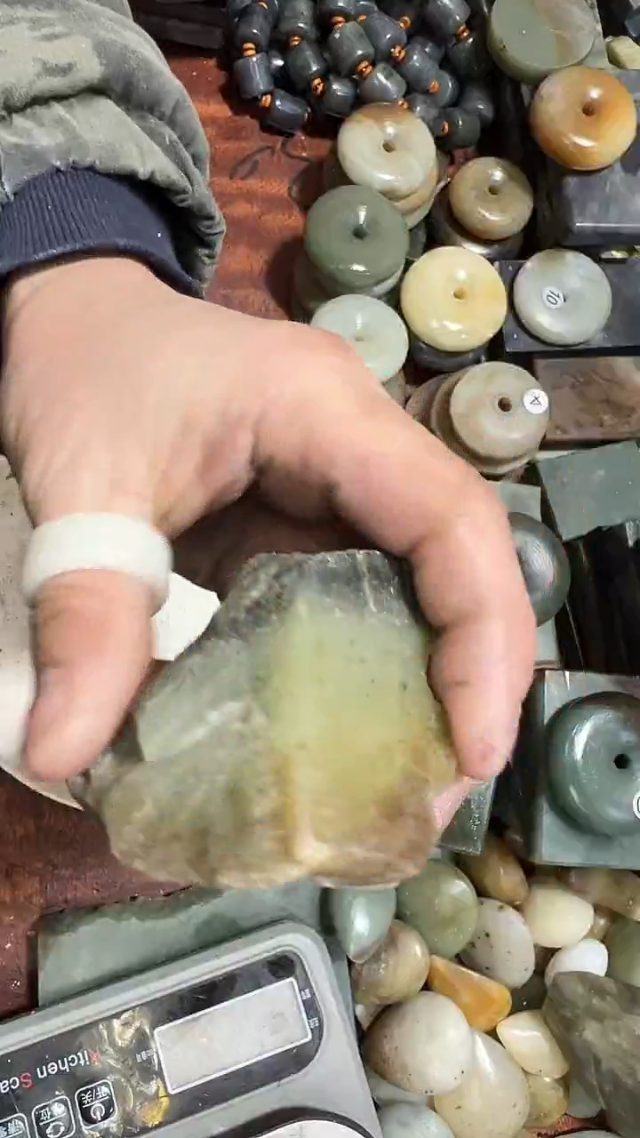 未镶嵌和田玉珠宝半成品1