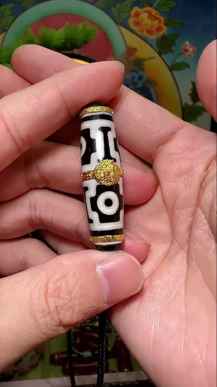 吊坠玛瑙18K金镶嵌吊坠