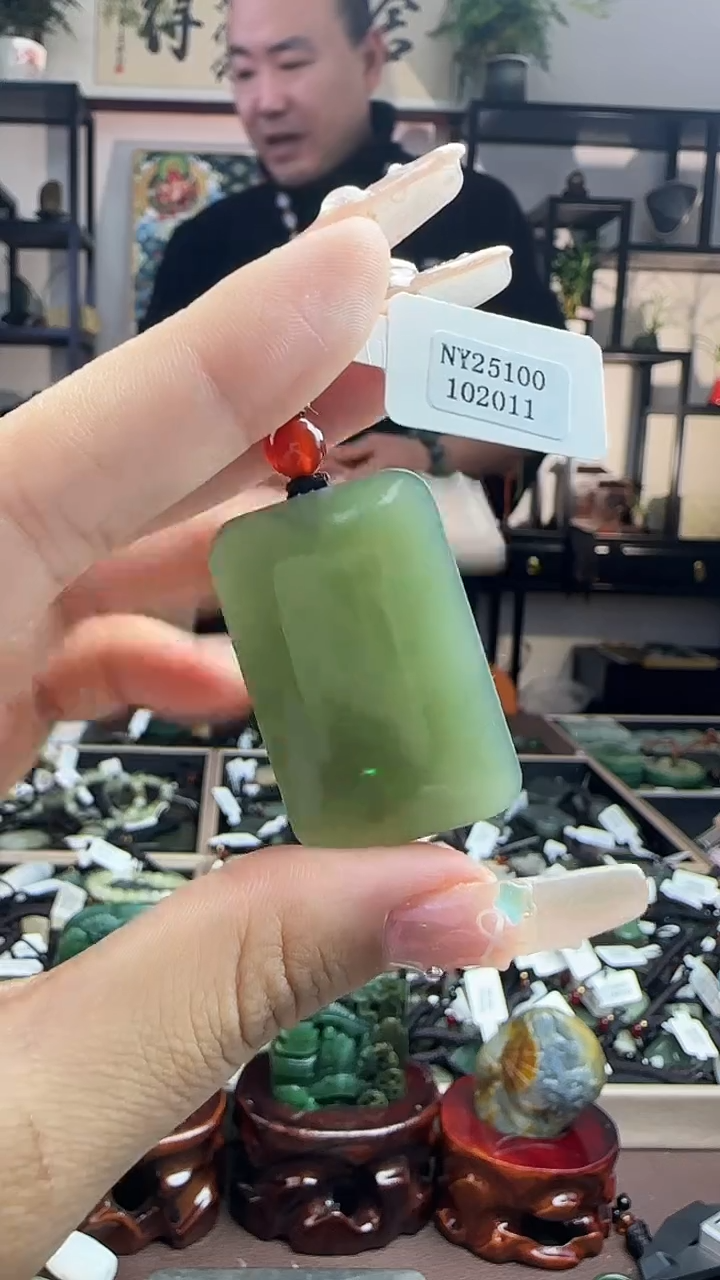 颈饰未镶嵌和田玉2011