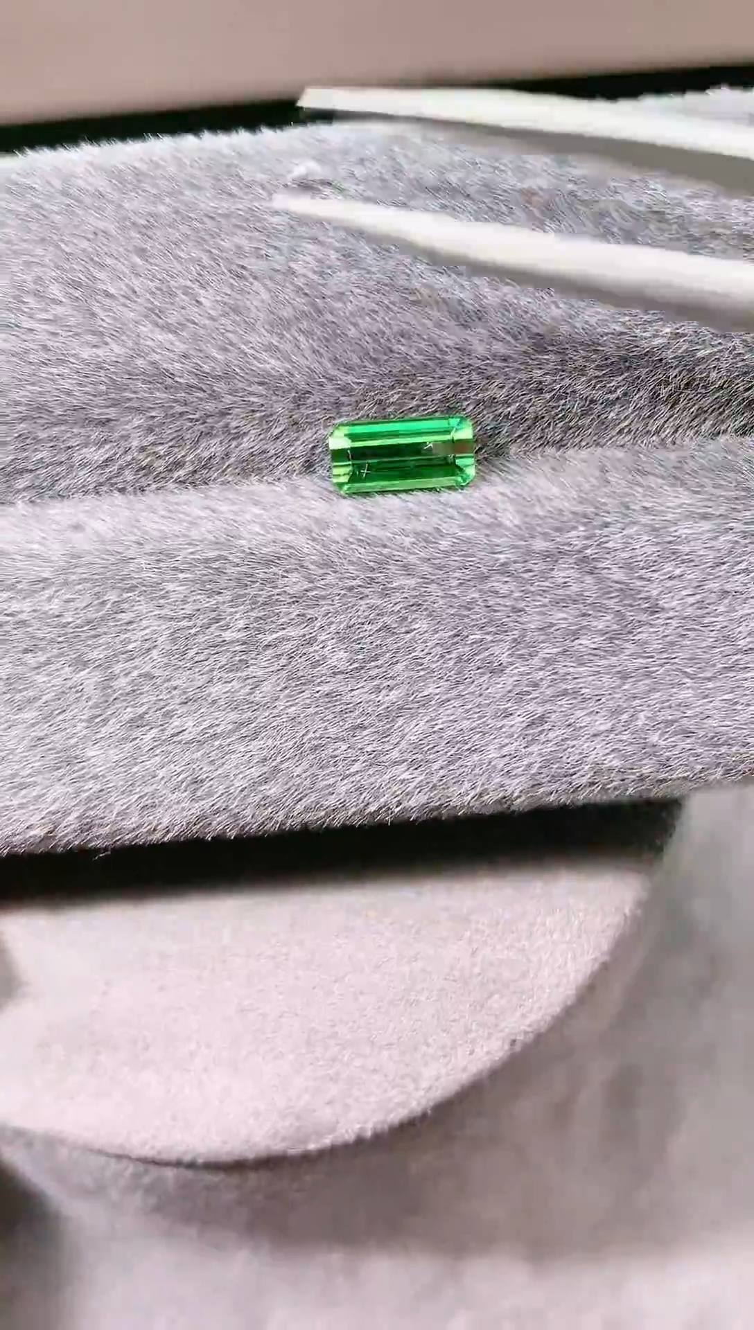 未镶嵌珠宝半成品绿色碧玺电光1.17ct