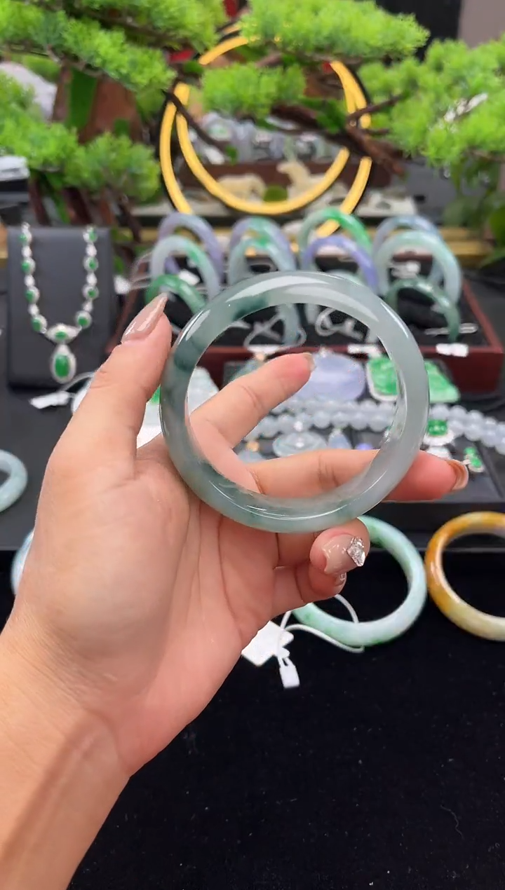 未镶嵌手镯翡翠手镯