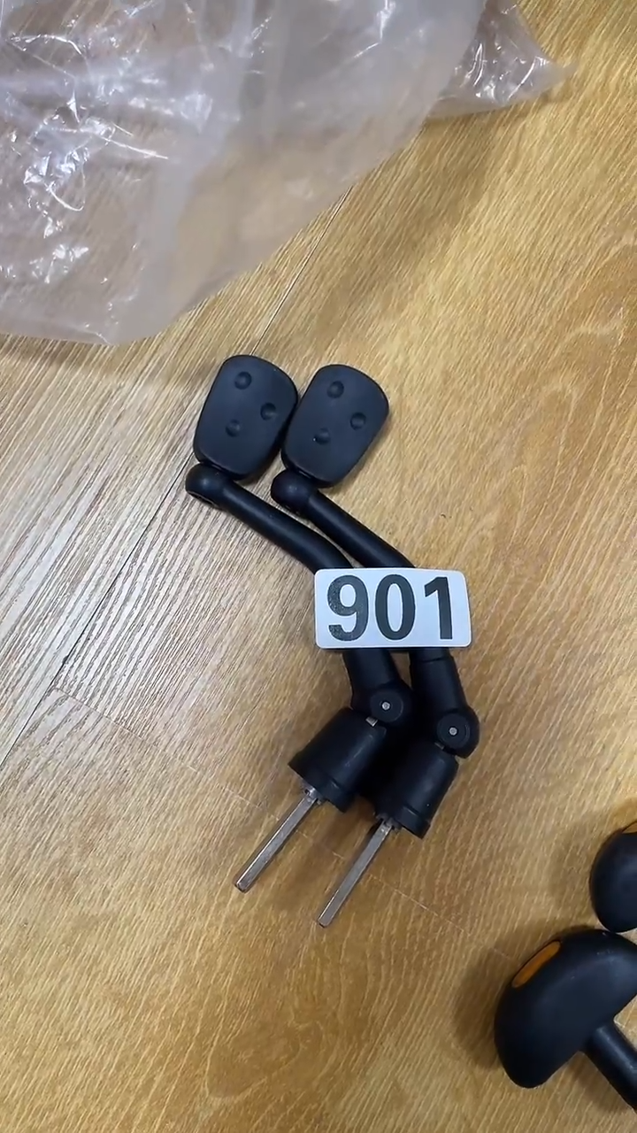 普*901   摇臂一对