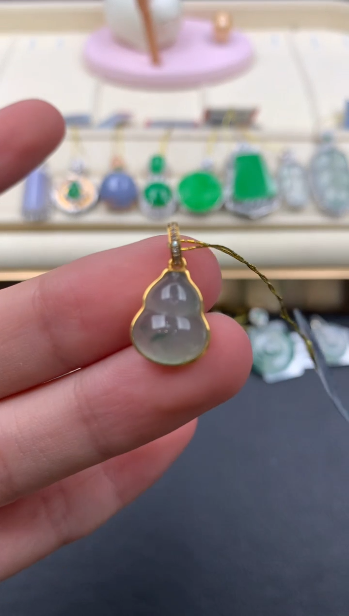 【闪购商品】翡翠颈饰18K金镶嵌Q267    