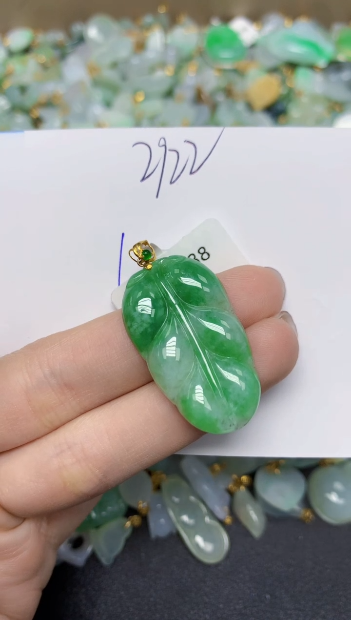 【闪购商品】翡翠颈饰18K金镶嵌 天然翡翠A货