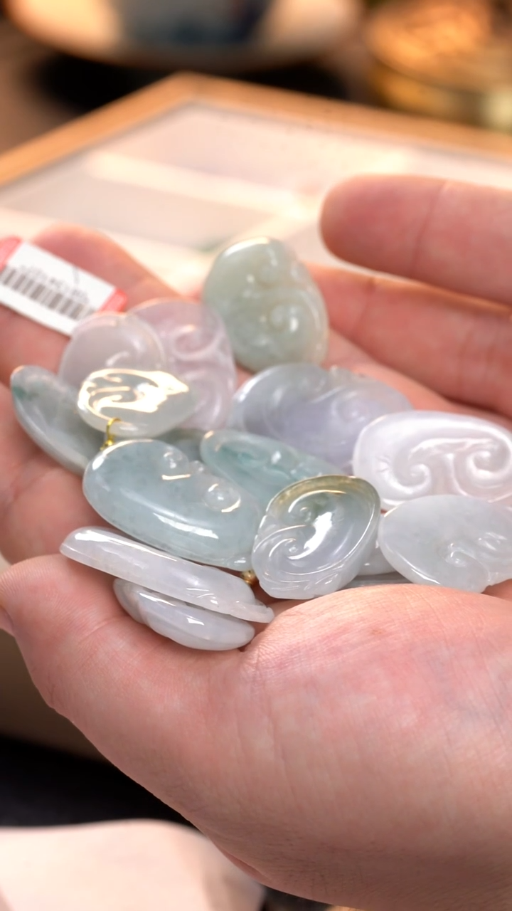 翡翠未镶嵌颈饰如意(多样性发其一)