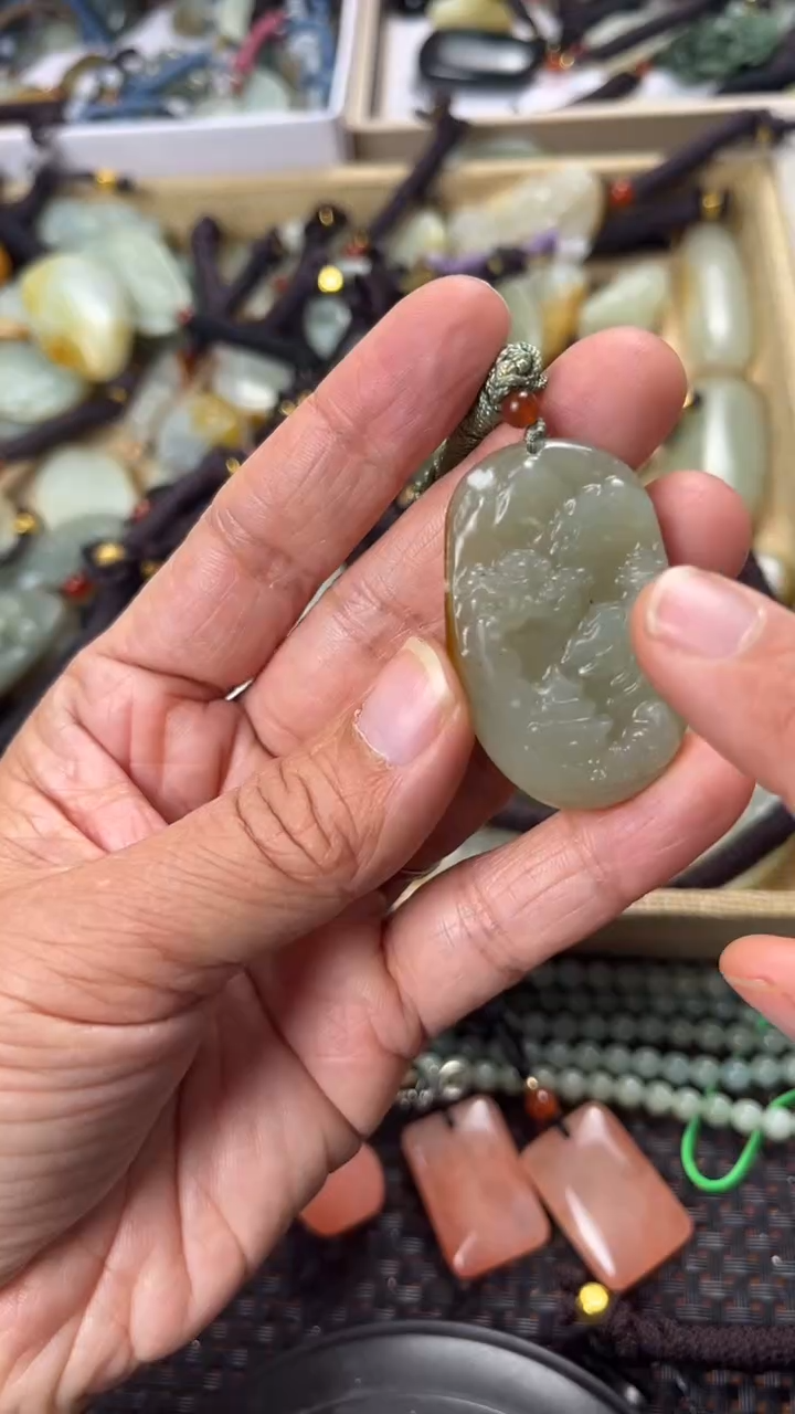 【闪购商品】和田玉颈饰未镶嵌多样性发货没有证书拍一发一有瑕