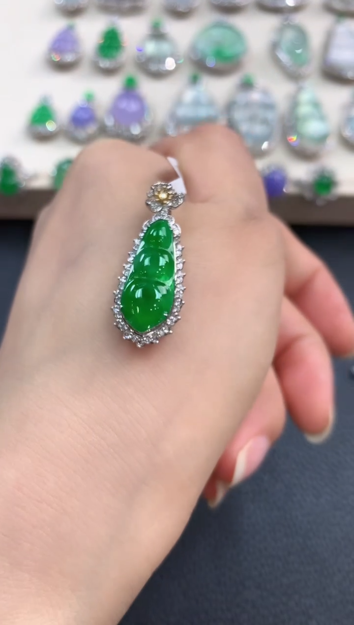 【闪购商品】翡翠吊坠(不含链)18K金镶嵌n50       