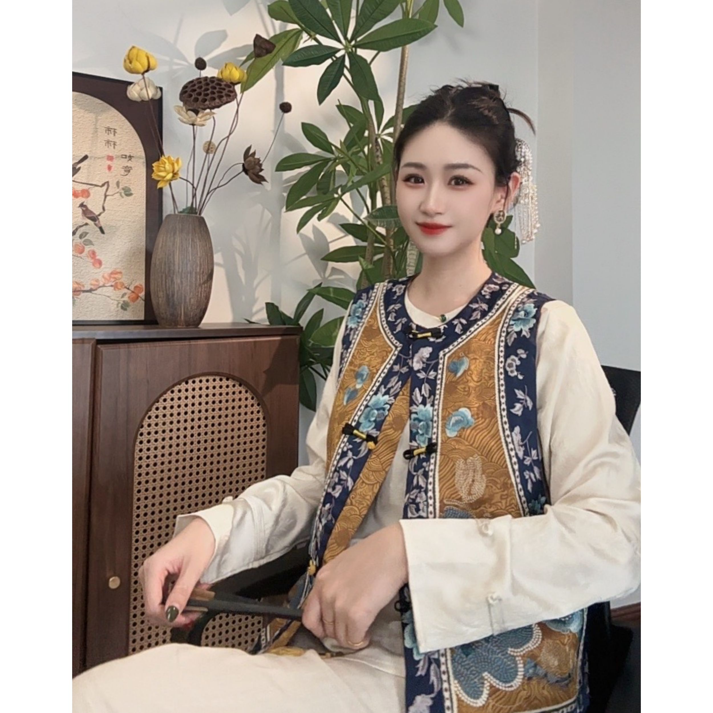 楼遥国风2025年新款复古宽松显瘦古风休闲女装马甲（2502）