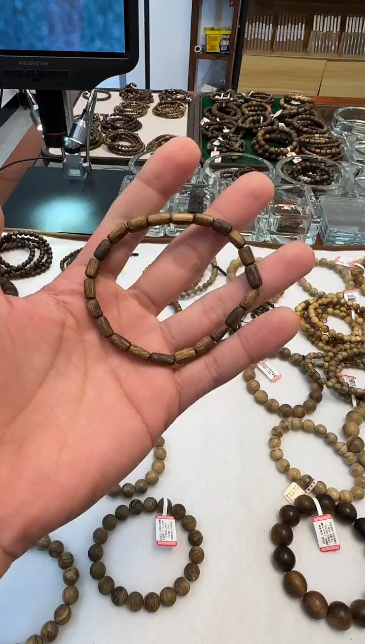 【闪购商品】绿棋随型珠多样性发一沉香