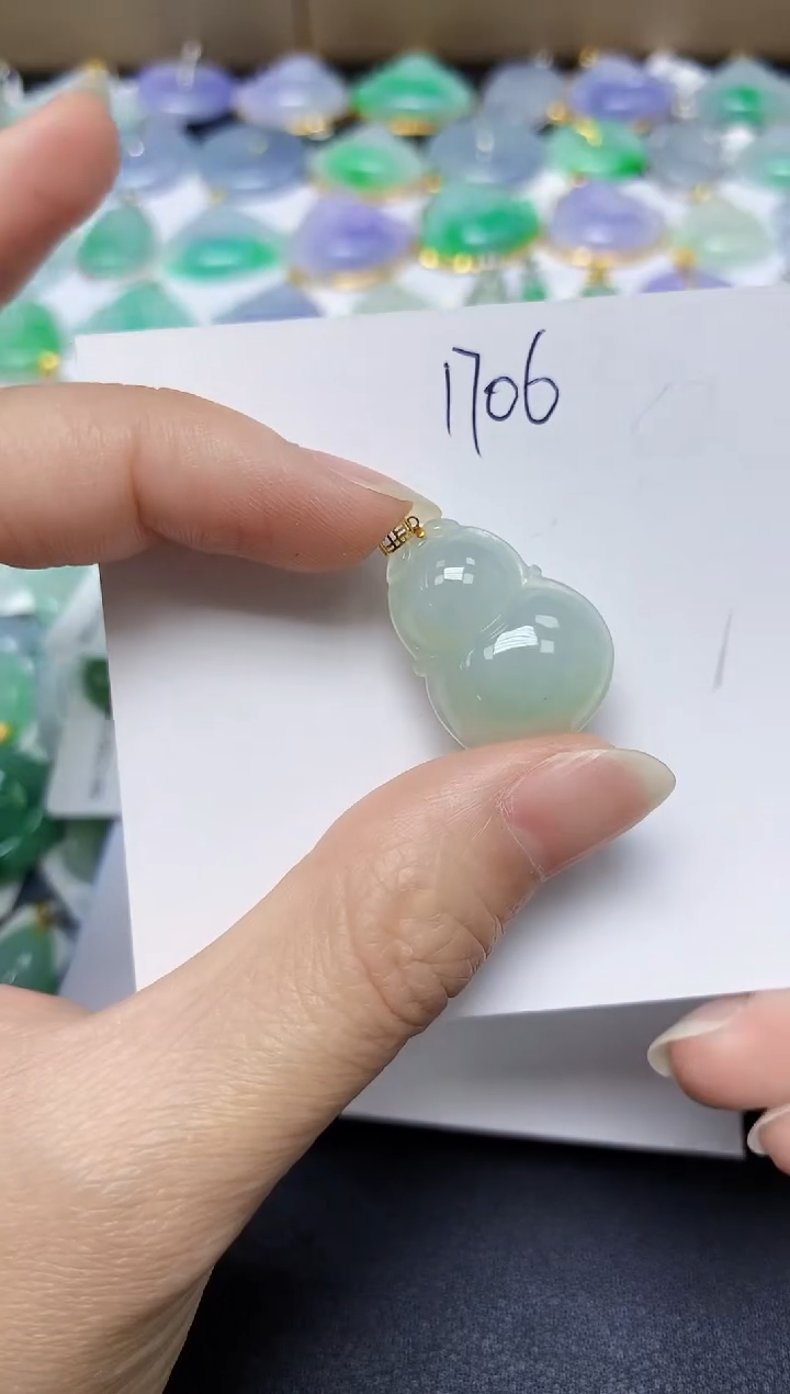 翡翠未镶嵌颈饰 天然缅甸翡翠A货