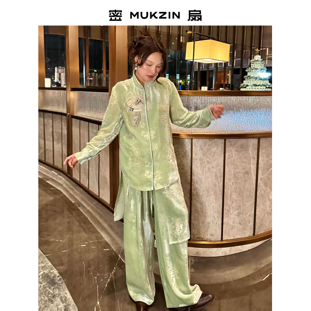 密扇2026年春季新款「柳岸风」国风立领上衣中式刺绣丝绒绿色套装