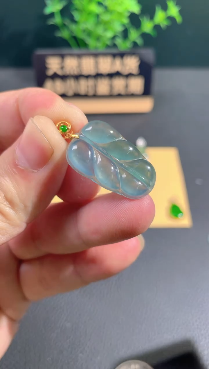 【闪购商品】翡翠颈饰18K金镶嵌翡翠