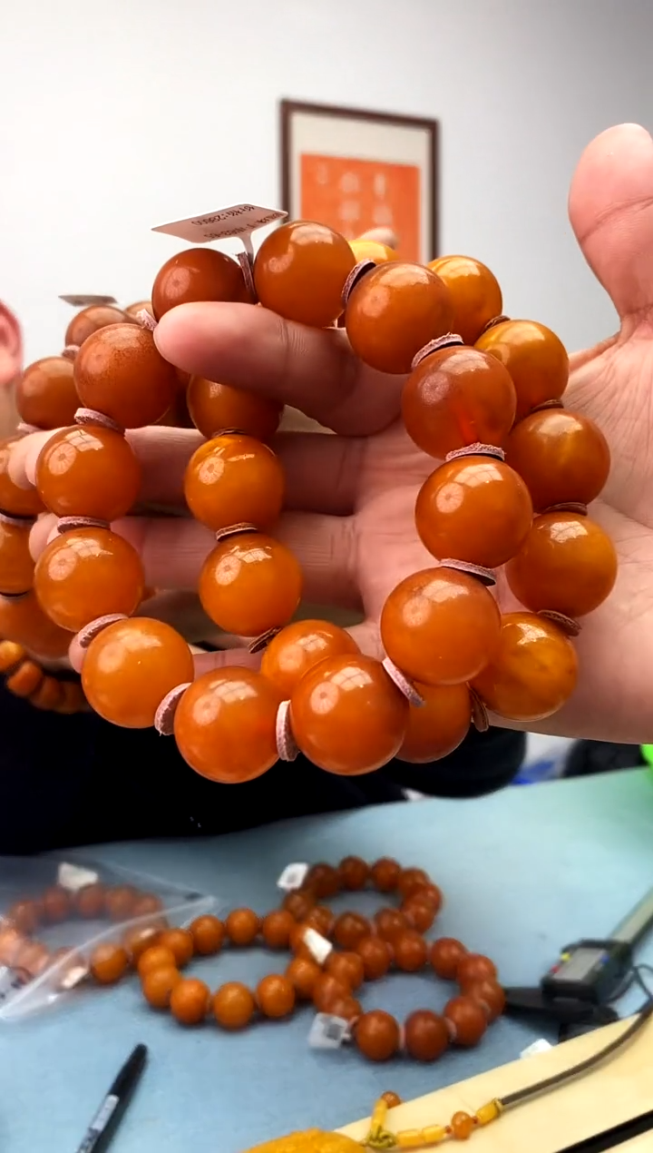 【闪购商品】蜜蜡珠宝奇石未镶嵌假一罚十，多样性发一件