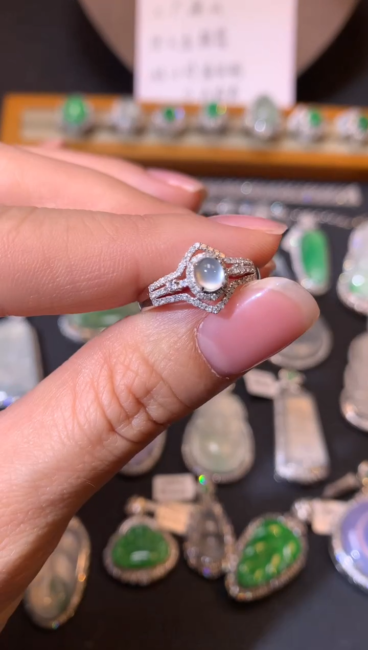 【闪购商品】翡翠吊坠(不含链)18K金镶嵌戒指