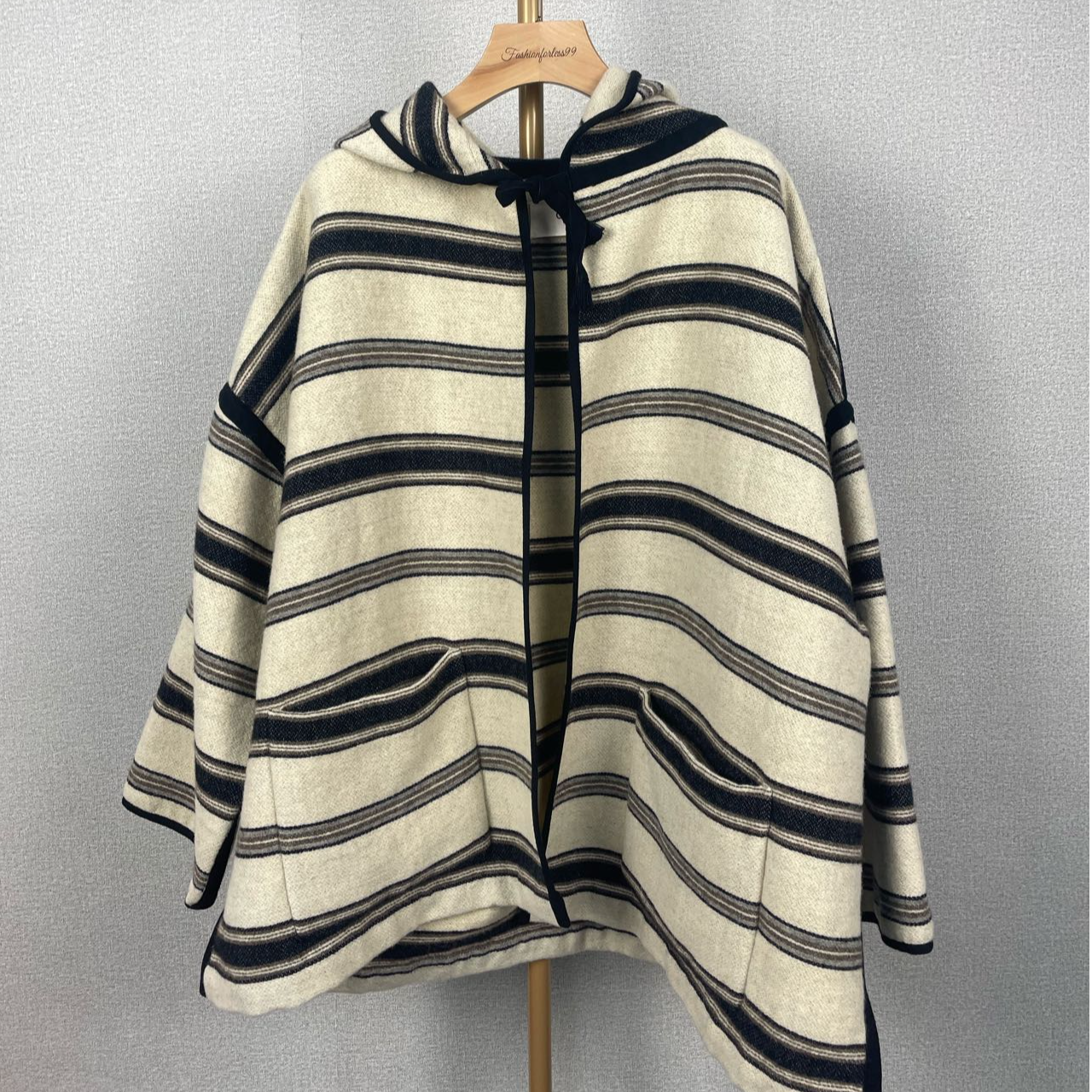 99新 Celine/思琳 连帽斗篷双面羊绒大衣 2M627122Ｍ 