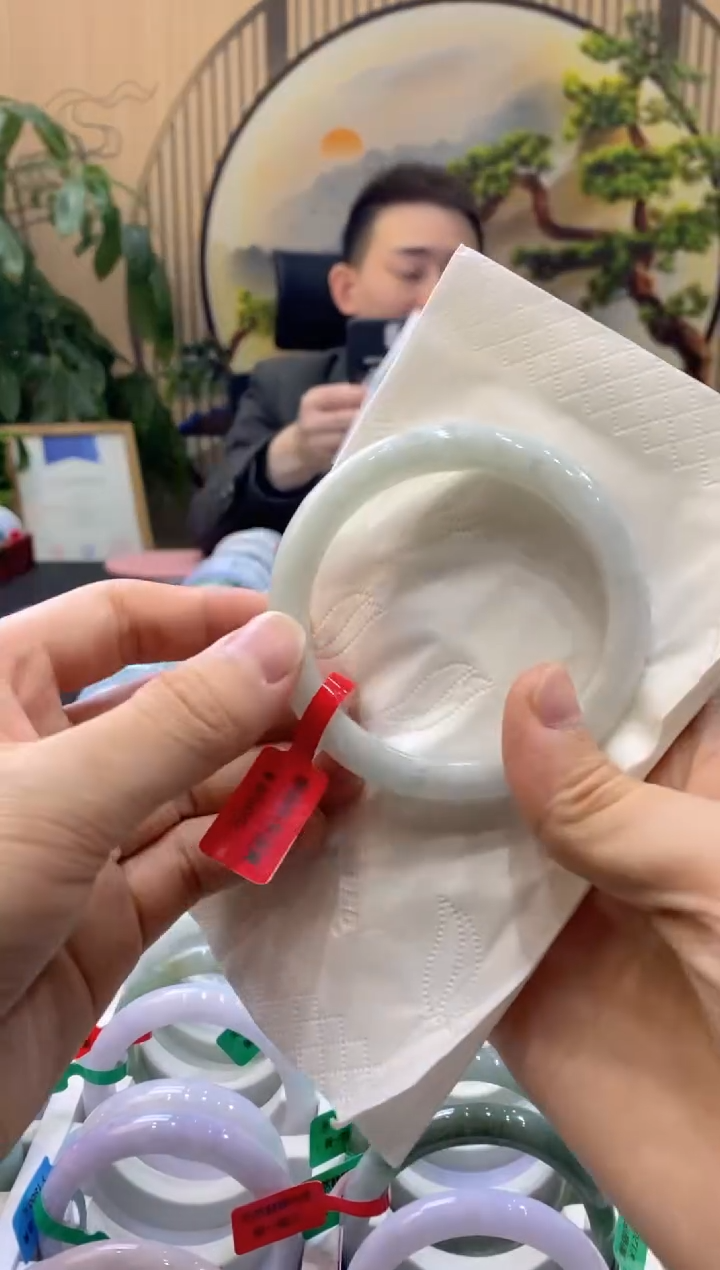 【闪购商品】翡翠手镯未镶嵌000002509