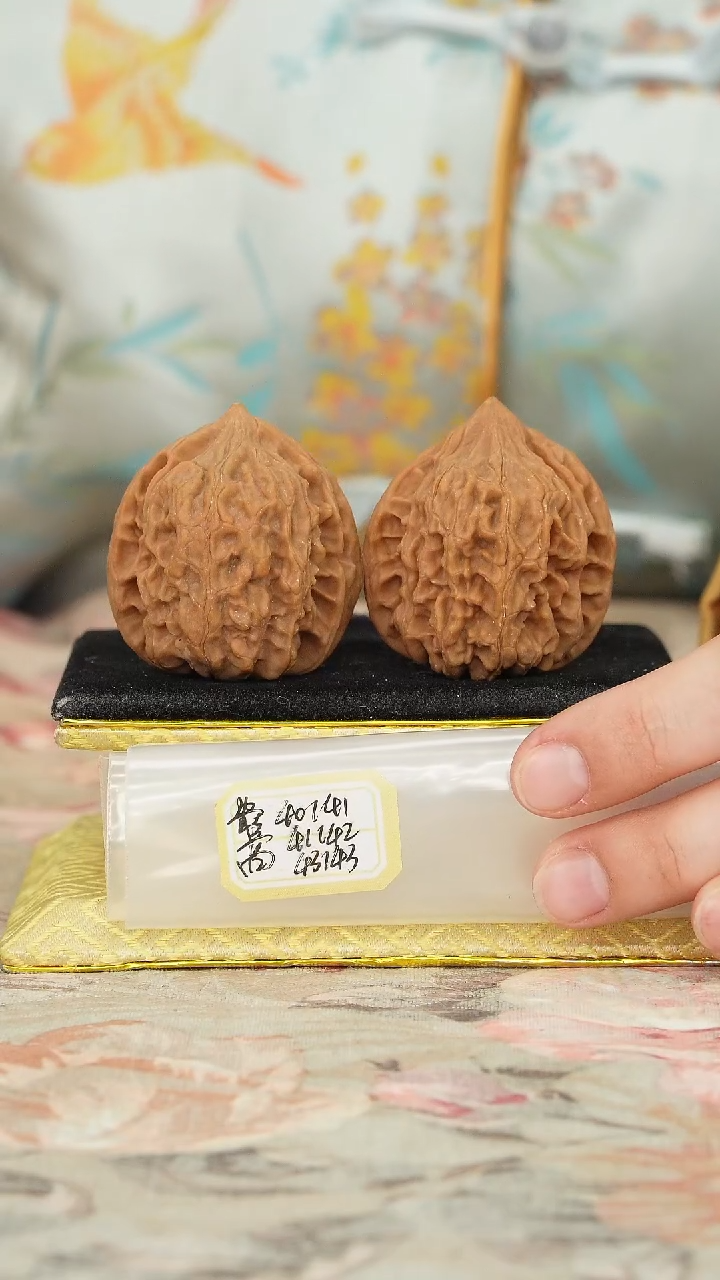 【闪购商品】文玩核桃把件鸡心有修