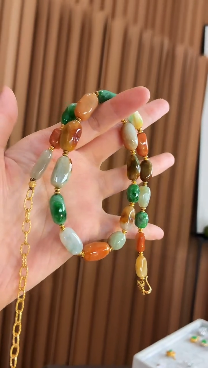 颈饰未镶嵌翡翠颈饰