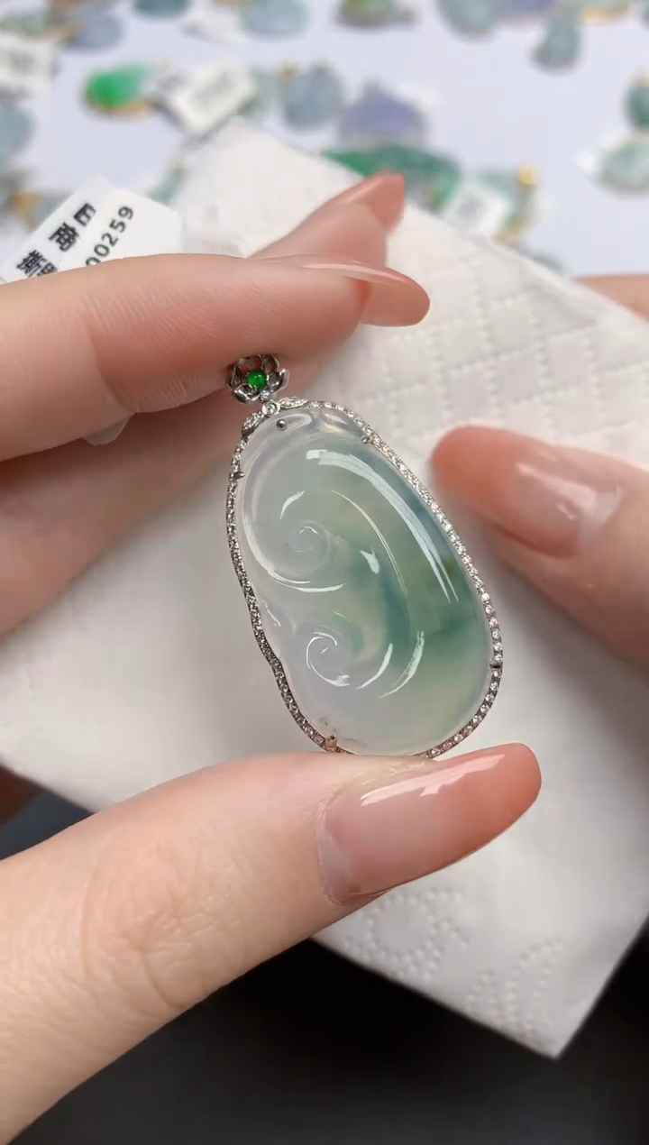 【闪购商品】翡翠颈饰18K金镶嵌天然缅甸翡翠A货