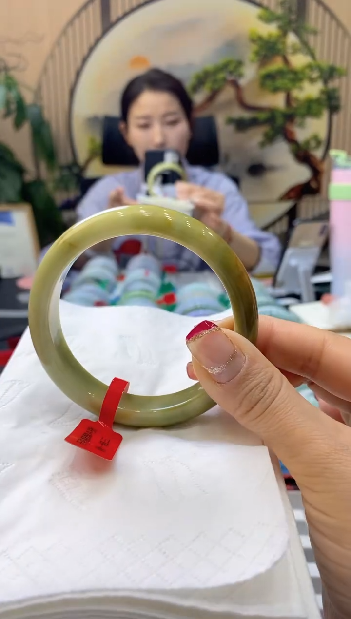 【闪购商品】翡翠手镯未镶嵌99903231