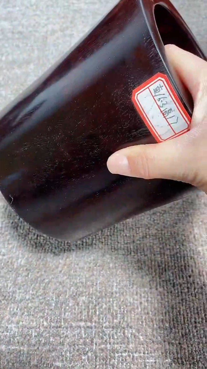 【闪购商品】木小叶紫檀笔筒一个