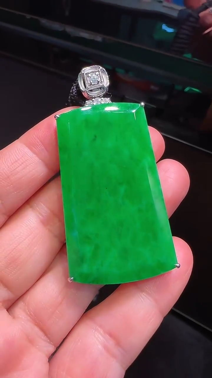 【闪购商品】翡翠吊坠(不含链)18K金镶嵌无事牌