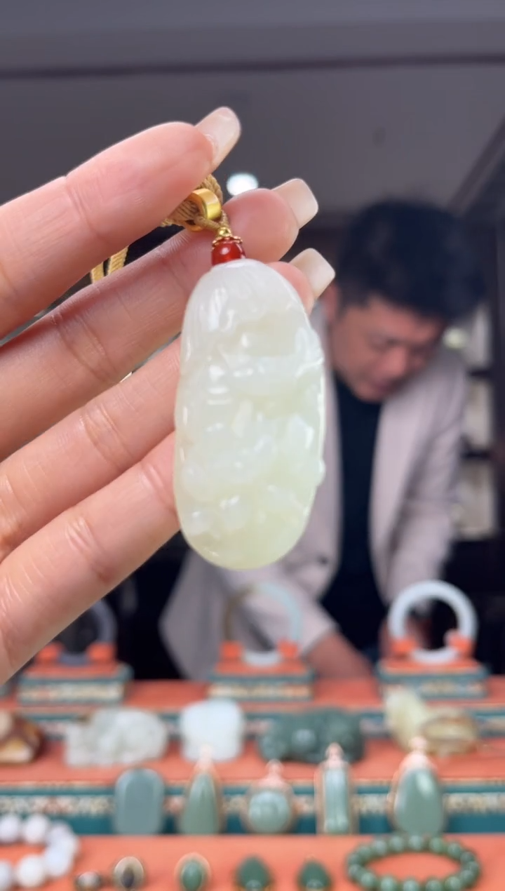 颈饰未镶嵌和田玉1