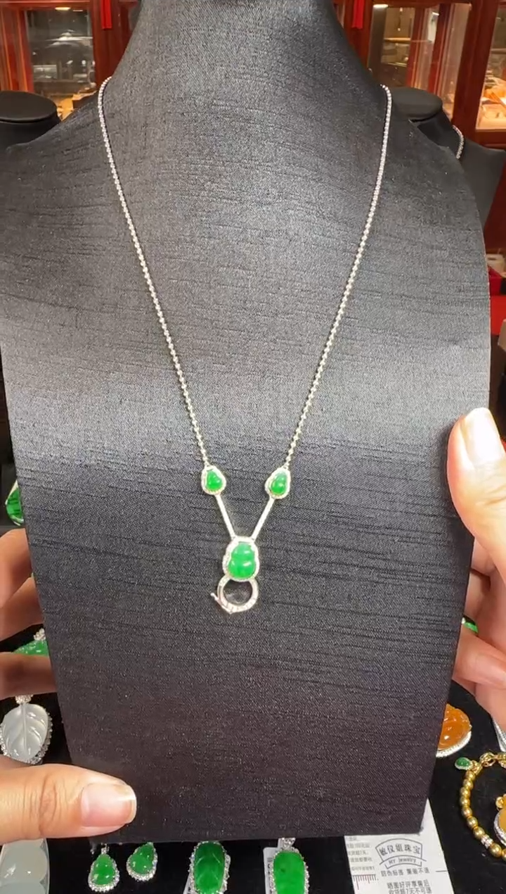 套链18K金镶嵌翡翠G6444葫芦颈链