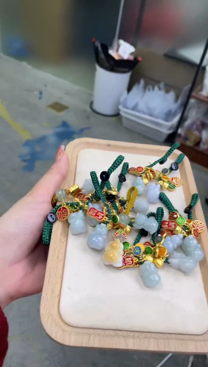 吊坠(不含链)未镶嵌翡翠小猪   多样性发货发一件