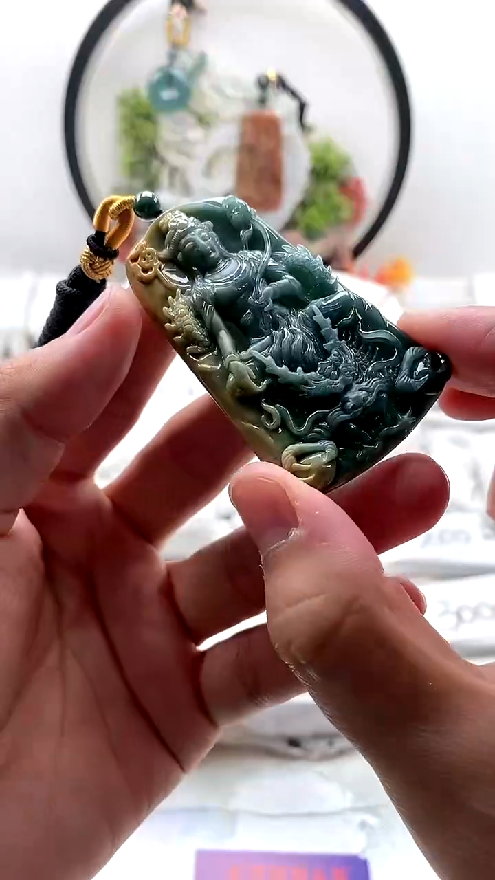 颈饰未镶嵌翡翠大势至