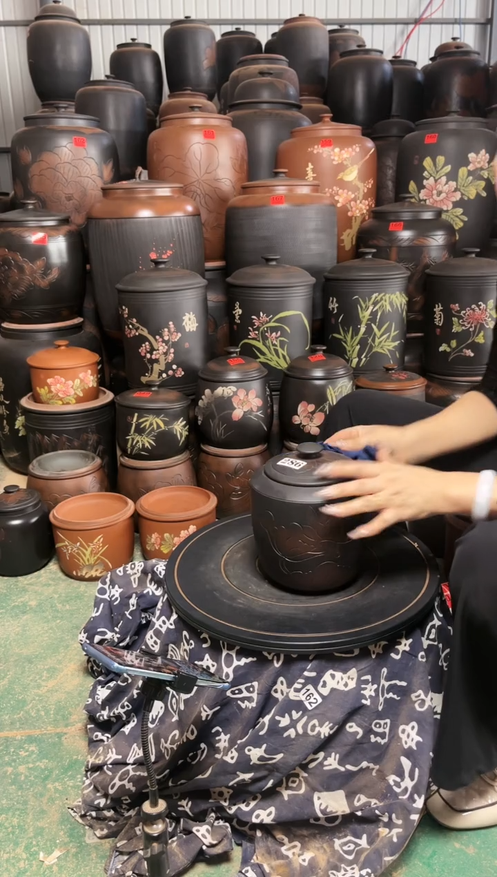 壶瑕疵茶叶罐 方尖荷花  286