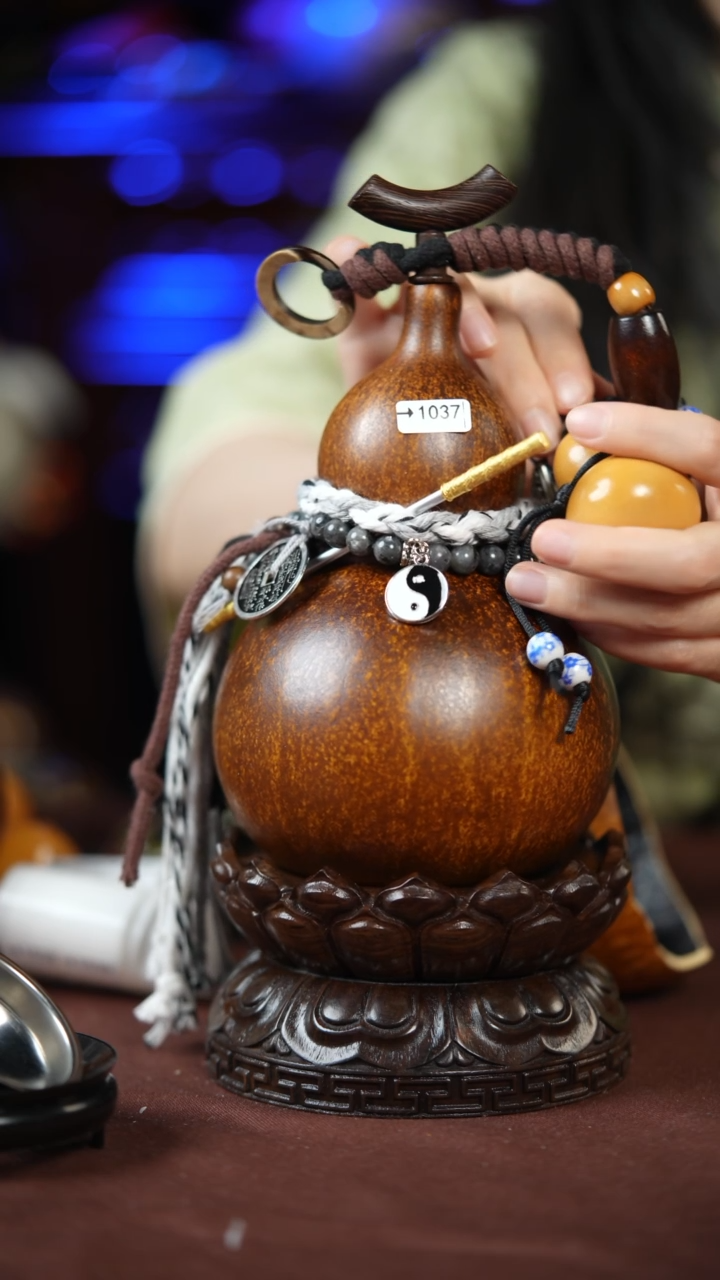 【闪购商品】1037号500ml左右的非遗漆器酒葫芦