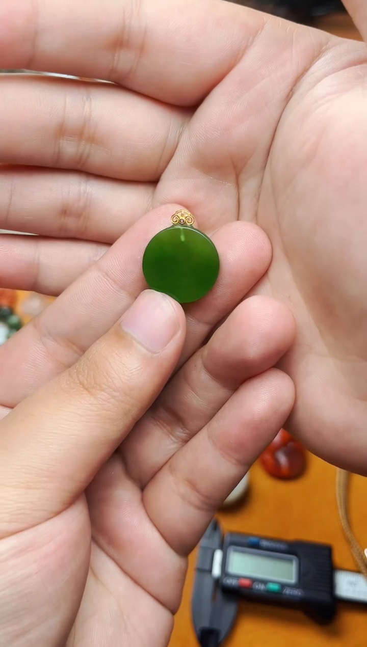 【闪购商品】和田玉颈饰18K金镶嵌平安牌