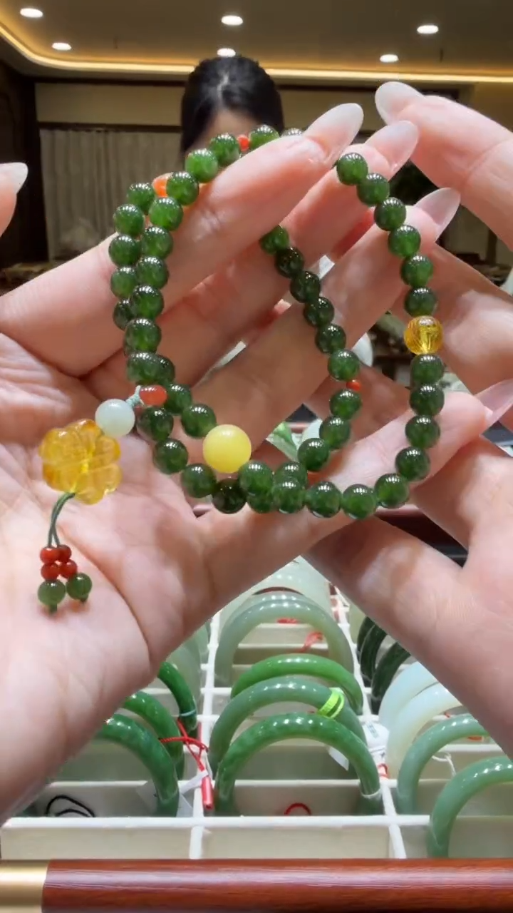 颈饰未镶嵌和田玉项链