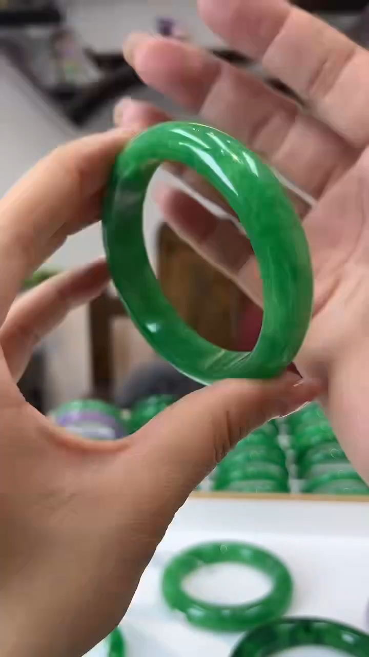 【闪购商品】砖雕a64 圈口59.5 独货手镯