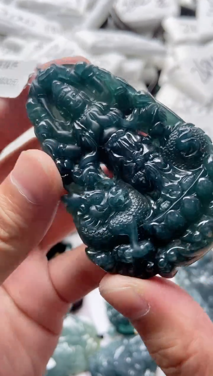 翡翠未镶嵌颈饰9999999999