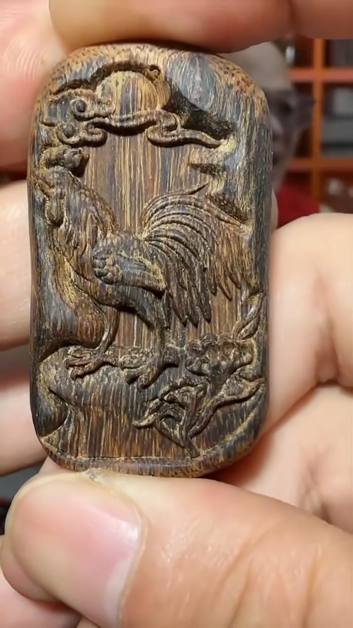 沉香吊坠a136号双面雕生肖鸡多样性发一