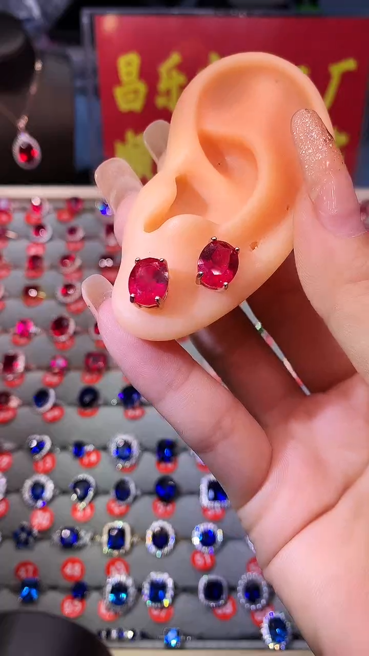 【闪购商品】红宝石耳饰银S925镶嵌1111