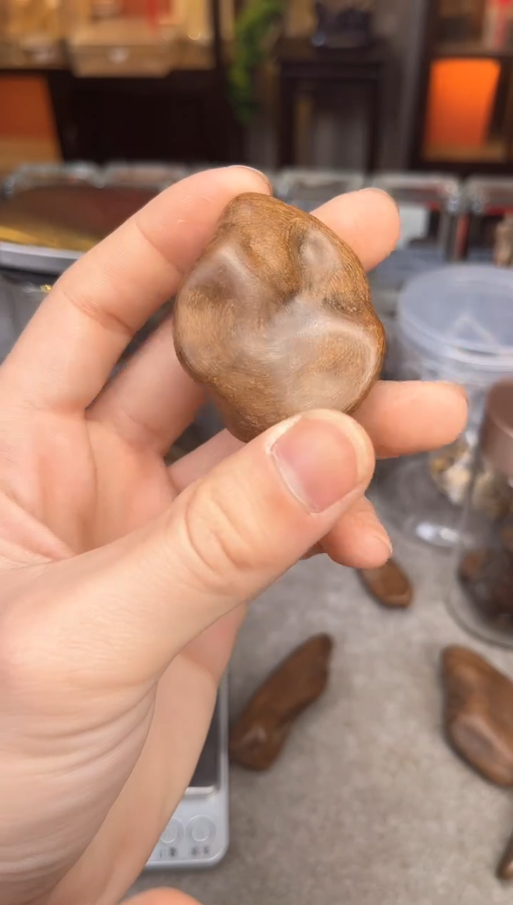 【闪购商品】沉香吊坠75号沉水加里曼丹吊坠多样性发货1个