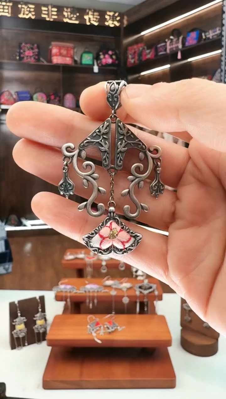 【闪购商品】织绣187蚩梦苗族古绣