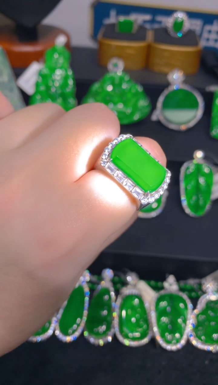 【闪购商品】翡翠戒指银S925镶嵌77一季