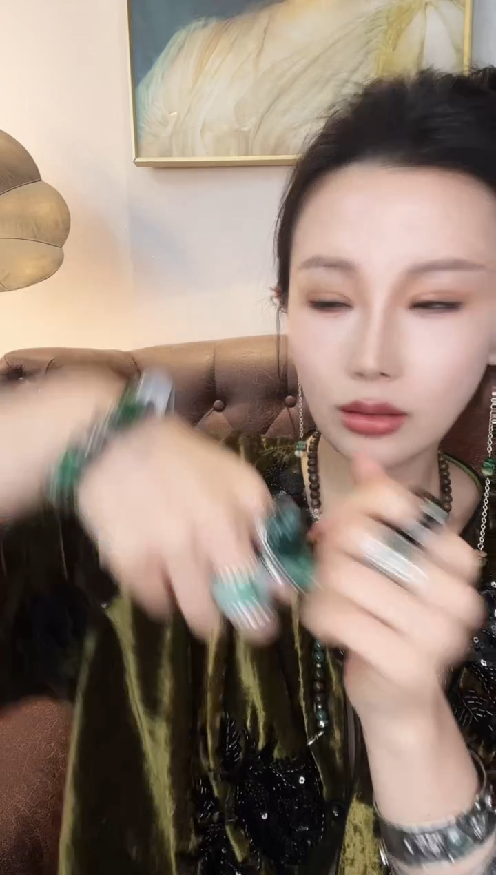 颈饰未镶嵌翡翠天*牛翡翠E400