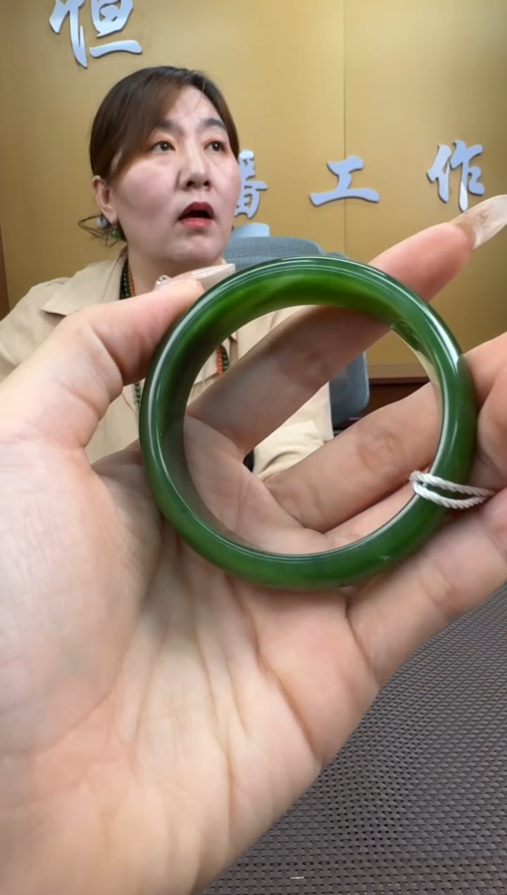 【闪购商品】和田玉手镯未镶嵌52