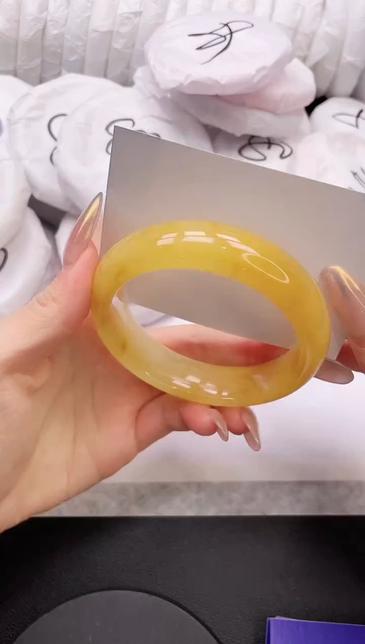 【闪购商品】石英质玉手镯未镶嵌10K65-62