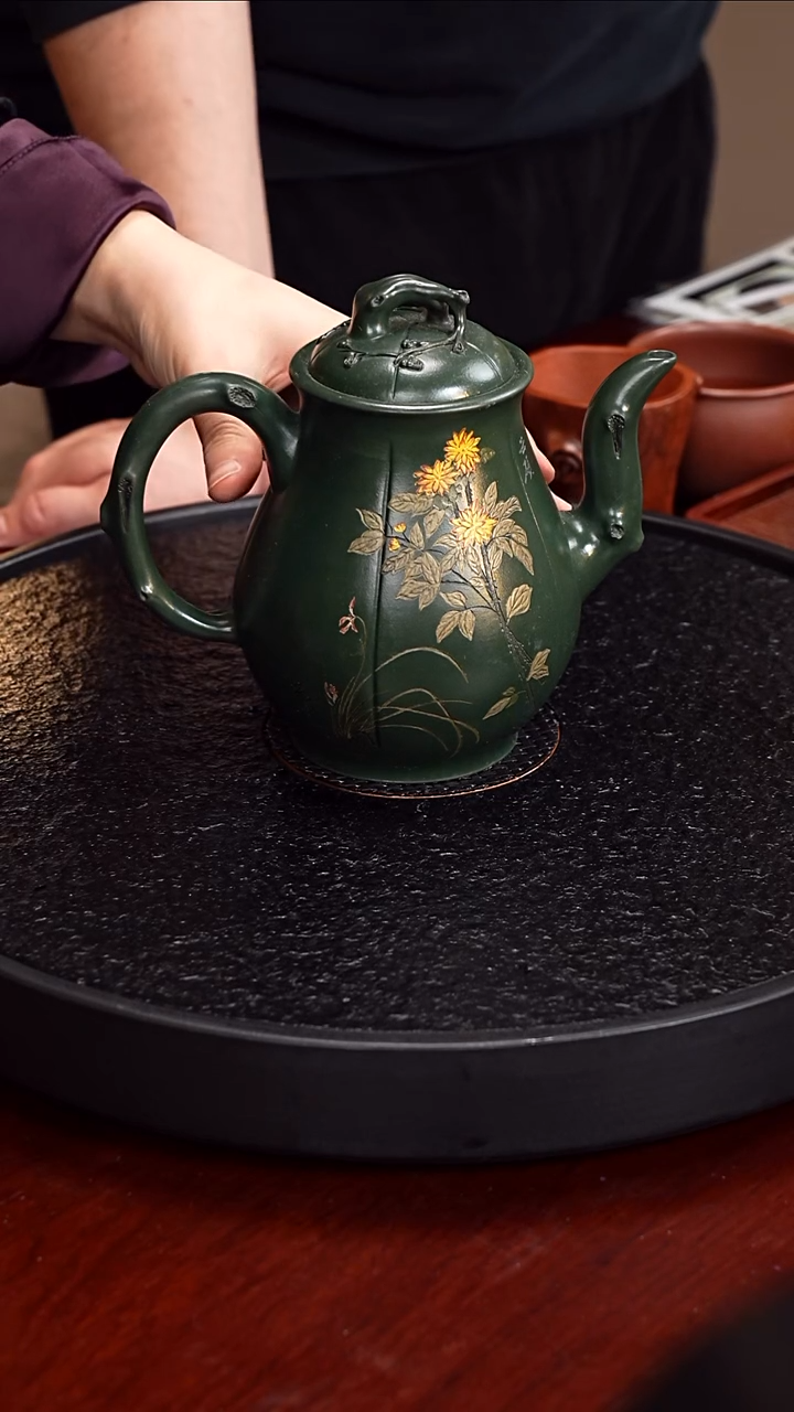 茶壶紫砂潘春芳  梅瓶112 绿泥 650毫升