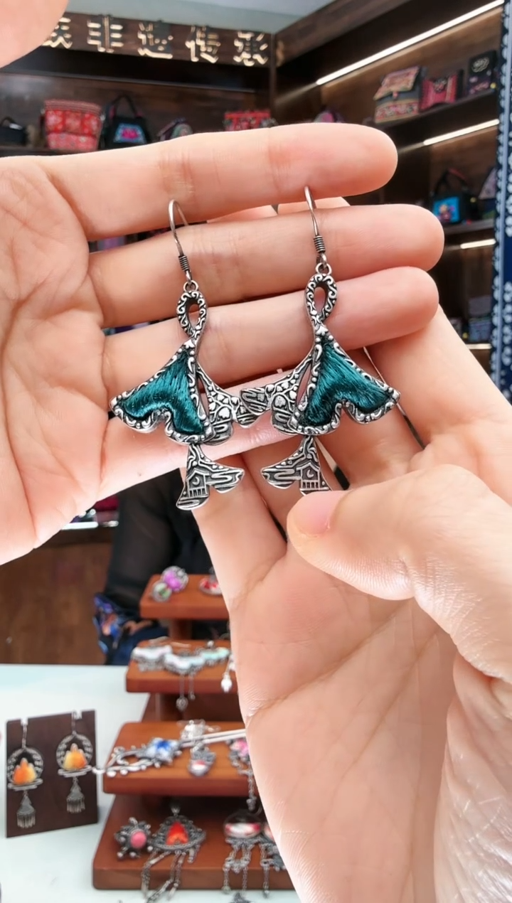 【闪购商品】织绣10蚩梦苗族古绣